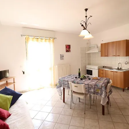 Apartament Central With Wi-fi, Air Conditioning And Balcony; Pets Allowed