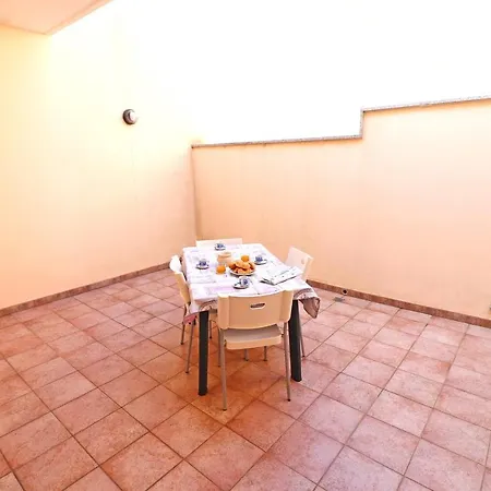 Central With Wi-fi, Air Conditioning And Balcony; Pets Allowed Otranto